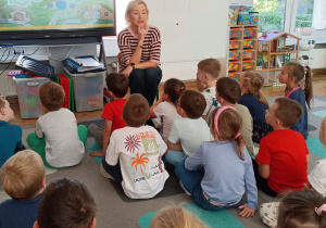 Widok na dzieci uczestniczące w zajęciach w ramach projektu edukacyjnego - Kumpelkowo.
